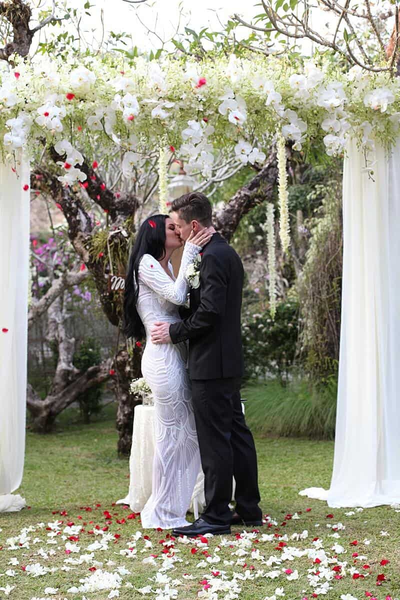 Jacklyn & Alex wedding at Thavorn Beach Villa Resort, Phuket — March 2018 (image 28 of 41)
