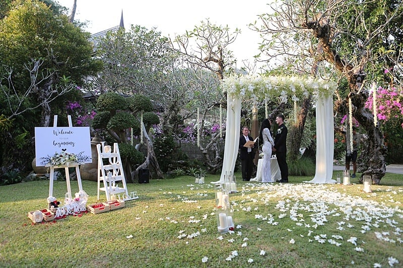 Jacklyn & Alex wedding at Thavorn Beach Villa Resort, Phuket — March 2018 (image 24 of 41)