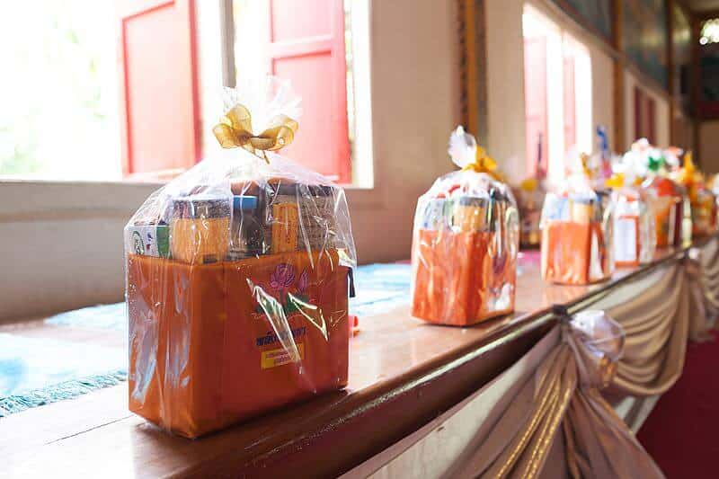 Nic & John wedding at Chalong Temple, Phuket — February 2018 (image 75 of 88)