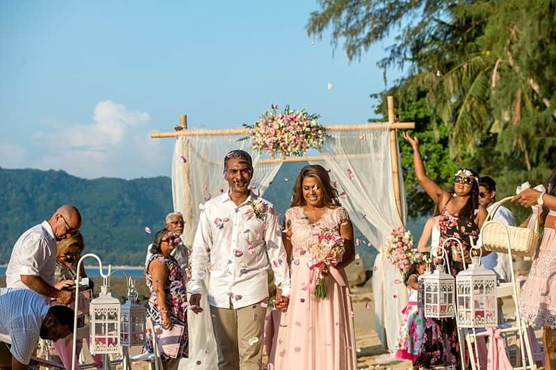 Artishma & Ash wedding at Hua Beach, Phuket — April 2018 (image 15 of 39)
