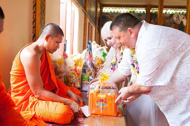Nic & John wedding at Chalong Temple, Phuket — February 2018 (image 65 of 88)