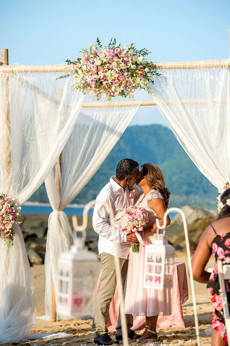 Artishma & Ash wedding at Hua Beach, Phuket — April 2018 (image 14 of 39)
