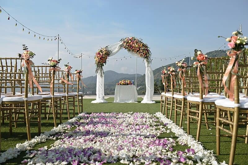 Jennifer & Garys wedding at Hotel Nook Dee, Phuket — April 2018 (image 15 of 50)