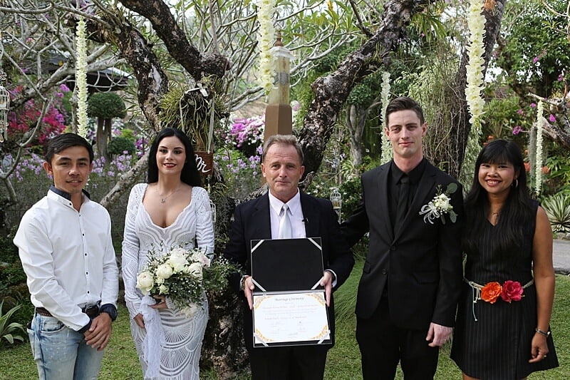 Jacklyn & Alex wedding at Thavorn Beach Villa Resort, Phuket — March 2018 (image 27 of 41)